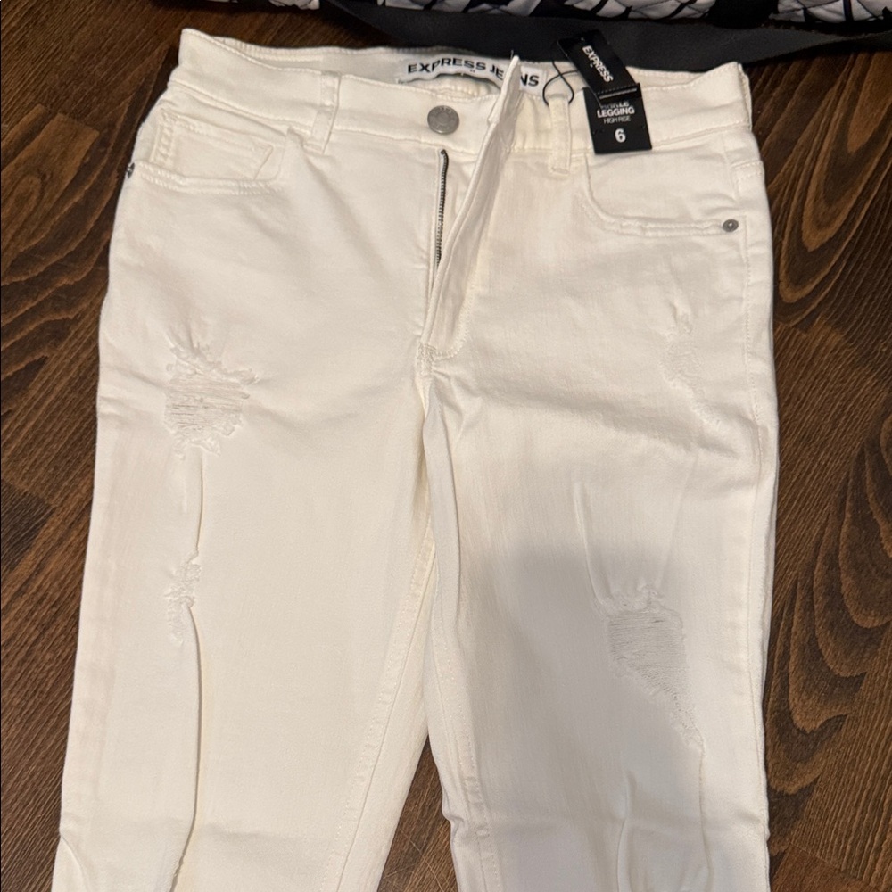 Express Women's Cream Distressed Skinny Jeans